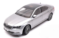 1/18 Dealer Edition Skoda New Superb (Silver Grey) Diecast Car Model