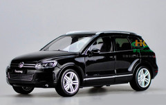 1/18 GTAUTOS Volkswagen VW Touareg TSI (Black) Diecast Car Model