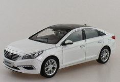 1/18 Dealer Edition 9th Gen Hyundai Sonata (White) Diecast Car Model