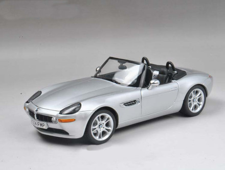 ミニッツ  美品　入手困難　BMW Z8 Silver 1/18 Dealer Edition BMW Z8 (Silver) Diecast Car Model
