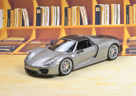 1/18 Welly FX Porsche 918 Hardtop Diecast Car Model - LIVECARMODEL.com