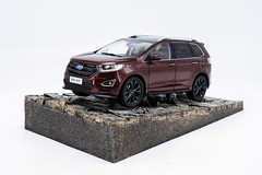 1/18 Dealer Edition Ford Edge (Red) Diecast Car Model