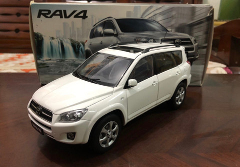 1/18 R/C TOYOTA RAV4 パトカー｜商品詳細｜おもちゃ屋さんへ行
