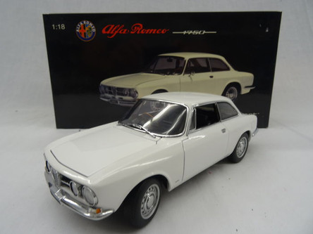 1 18 Autoart Alfa Romeo 1750 Gtv White Livecarmodel Com