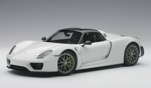 1/18 AUTOart Porsche 918 Spyder Weissach Package (Gloss White) Car