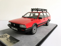 1/18 Dealer Edition Classic 1980-1989 Volkswagen VW Passat Variant / Santana Hatchback Wagon (Red) Resin Car Model