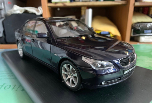 1/18 Kyosho BMW E60 5 Series 545i (Blue) Diecast Car Model