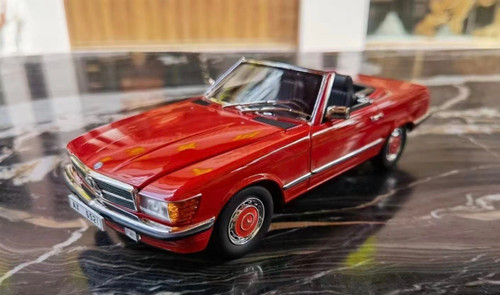 1/18 Norev 1986 Mercedes-Benz Mercedes 350SL Bruce Lee (Red