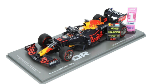 1/18 Spark 2021 Red Bull Racing Honda RB16B No.33 Red Bull Racing Winner  Abu Dhabi GP 2021 World Champion Edition With No.1 Board and Pit Board Max 