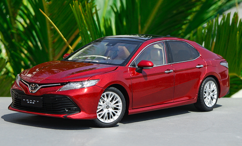 1/18 Dealer Edition 2018 Toyota Camry LE XLE (Red) Diecast Car