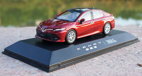 1/43 Dealer Edition 8th Generation 2018 Toyota Camry L LE XLE (Red
