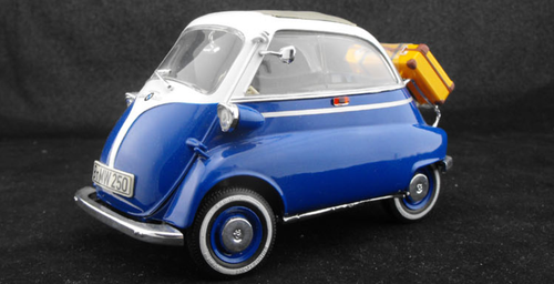 Revell社製  イセッタ 250 1:18スケールモデル 1/18 Revell BMW Isetta 250 (Blue) Diecast Car Model - LIVECARMODEL.com