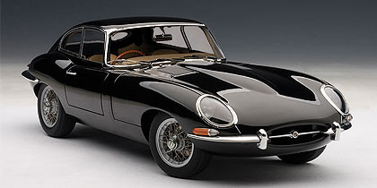 Bburago Jaguar E-Type Cabriolet 1/18 Diecast Model Car 12046 Green : Arts,  Crafts & Sewing - Amazon.com