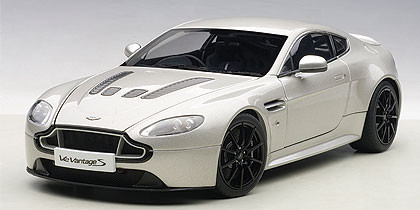 1/18 AUTOart 2015 Aston Martin V12 Vantage S (Meteorite Silver