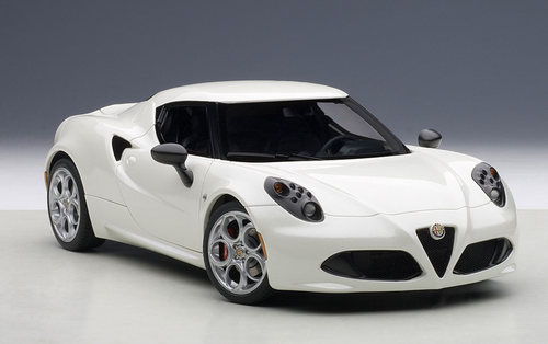 1/18 AUTOart Alfa Romeo 4C Hardtop (White) Diecast Car Model