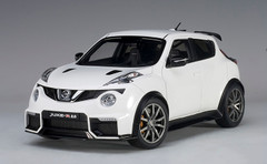 1/18 AUTOart Nissan Juke R 2.0 (White) Car Model