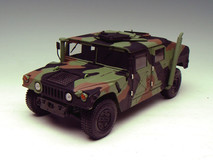 1/18 EXOTO AM GENERAL HUMMER MILITARY COMMAND CAR BATTLE CAMOUFLAGE GREEN