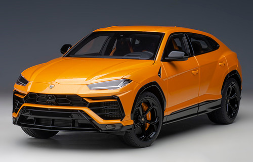 1/18 AUTOart Lamborghini Urus (Arancio Borealis Pearl Orange