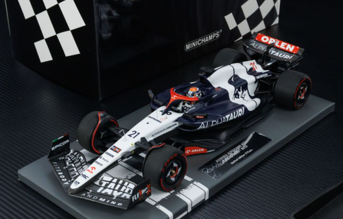 1/18 Minichamps 2023 Formula 1 Nyck de Vries Alpha Tauri