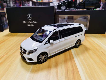 1/18 Dealer Edition Mercedes-Benz V-Class V260L MPV (White