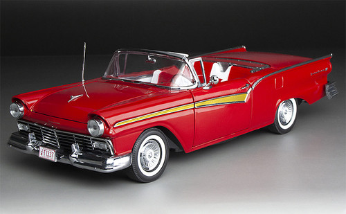 No5ミニカー1/18箱ありSun Star Ford 57 Sky liner 1/18 Sunstar 1957 Ford Fairlane 500 Skyline (Orange Red) Diecast