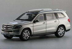 1/18 Dealer Edition 2012 Mercedes-Benz GL-Class / GL-Klasse GL500 (Silver) Diecast Car Model