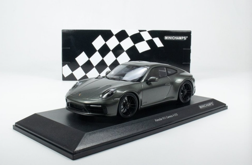 1/18 Minichamps 2021 Porsche 911 (992) Carrera 4 GTS (Aventurine