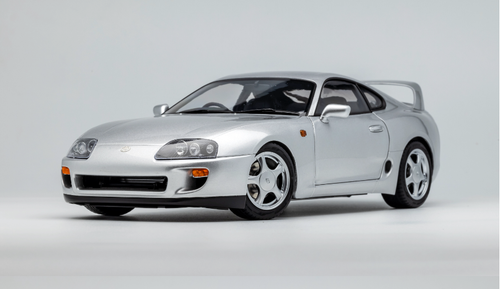 1/18 Toyota Supra A80 シルバー 高級合金自動車モデル 1/18 LCD Toyota Supra A80 (Silver Metallic) Diecast Car Model