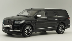 1/18 Dealer Edition 2022 Lincoln Navigator (Dark Green) Diecast Car Model