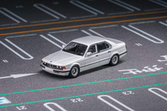 1/64 DCM BMW E32 7-Series Sedan (White) Diecast Car Model