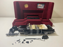 DAMAGED AS-IS 1/24 Yatming 1956 Cadillac Presidential Parade Car Diecast Car Model