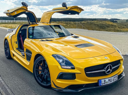 1/18 HH Model Mercedds Benz SLS AMG (Solarbeam Yellow) Enclosed