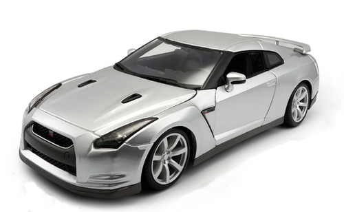 1/18 BBurago 2009 Nissan GTR GT-R R35 (Silver) Diecast Car Model