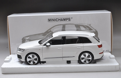 1/18 Minichamps 2015 Audi Q7 (White) Diecast Car Model