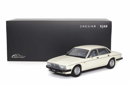 702-023 Almost Real 1/18 ジャガー XJ6 X350 1/18 Almost Real Jaguar XJ6 (X350) (Seafrost Blue) Car Model