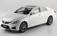 1/18 Dealer Edition Toyota Reiz (White) Diecast Car Model