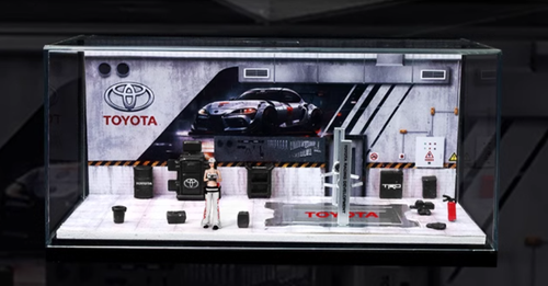 1/64 MoreArt Toyota Repair Shop Diorama with Lights (car models