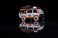 1/64 Master Land Rover Defender Van (White) Diecast Car Model