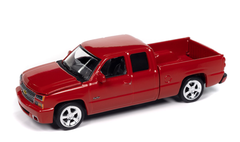 1/64 Auto World 2006 Chevrolet Chevy Silverado SS Truck Extended Cab Fleetside Bed (Victory Red) Diecast Car Model