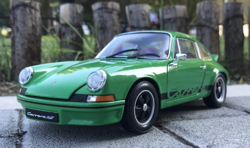 1/18 Porsche 911 Carrera RS 2.7 (Green) Diecast Car Model