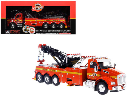 コレクション A die-cast replica semi truck kith ERTL 80th Anniversary Semi Truck with Trailer at 1:64 Scale