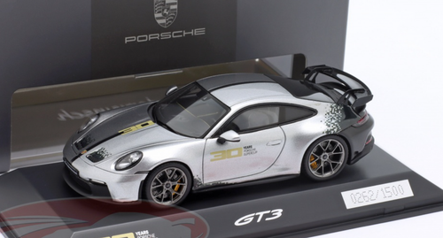1/43 Dealer Edition 1993-2022 Porsche 911 (992) GT3 30 Years