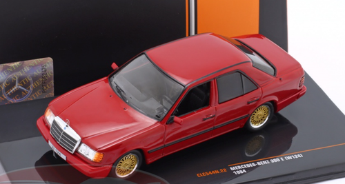 1/43 Ixo 1984 Mercedes-Benz 300E (W124) (Red) Car Model