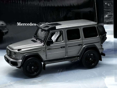 1/18 iScale Mercedes-Benz G63 AMG 4x4 (Grey) Diecast Car Model