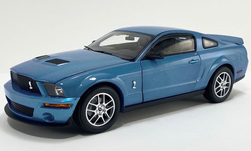 Shelby Collectibles 1:18 Ford Shelby GT500 Cabriolet 2007 rouge avec de