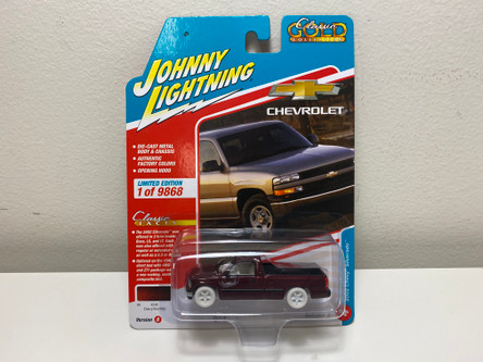 Johnny&#39;s - ちぃページ SILVERADO & GOLD JOHNNY LIGHTNING 2002 CHEVY SILVERADO (1:64