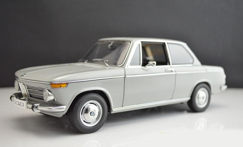 AUTOart オートアート BMW 2000 TOURING 1:18 AUTOART 70682 Scale 1/18 | BMW 2000 TOURING ORANGE