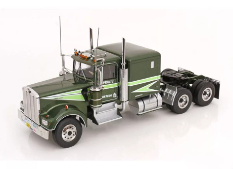 1/18 Road Kings Kenworth W900 Truck (Green Metallic) Diecast Car