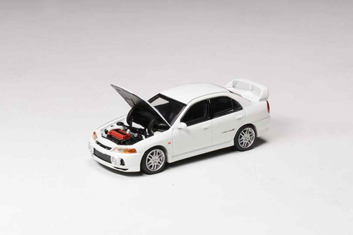 1/64 Motorhelix Mitsubishi Lancer Evolution IV (Scotia White