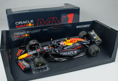 ミニチャンプス1/18レッドブルマックスフェルスタッペン2024年ブラジルGP ミニチャンプス1/18レッドブルマックスフェルスタッペン2024年ブラジル